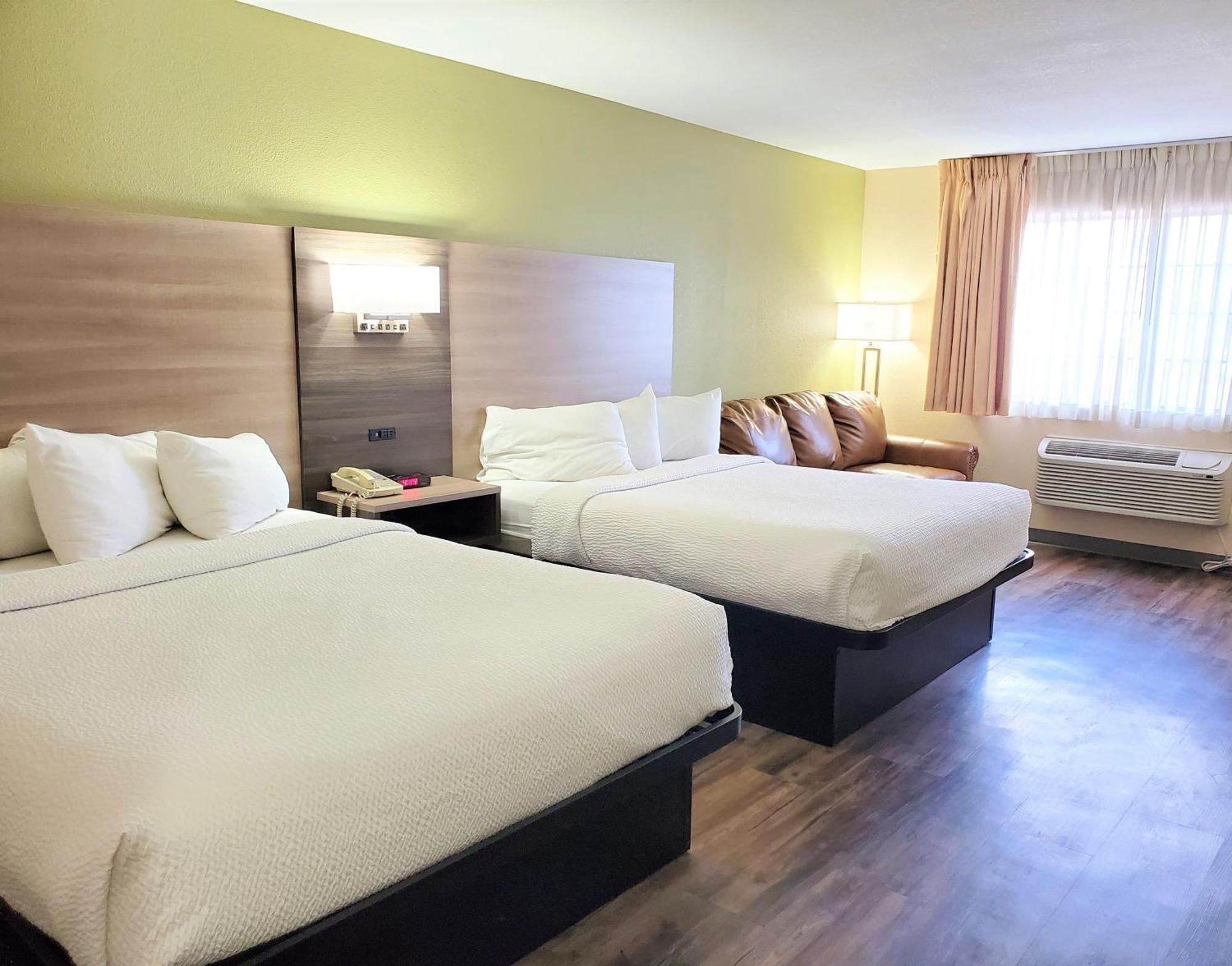 Studio Suite Two Queen Beds Non-Smoking