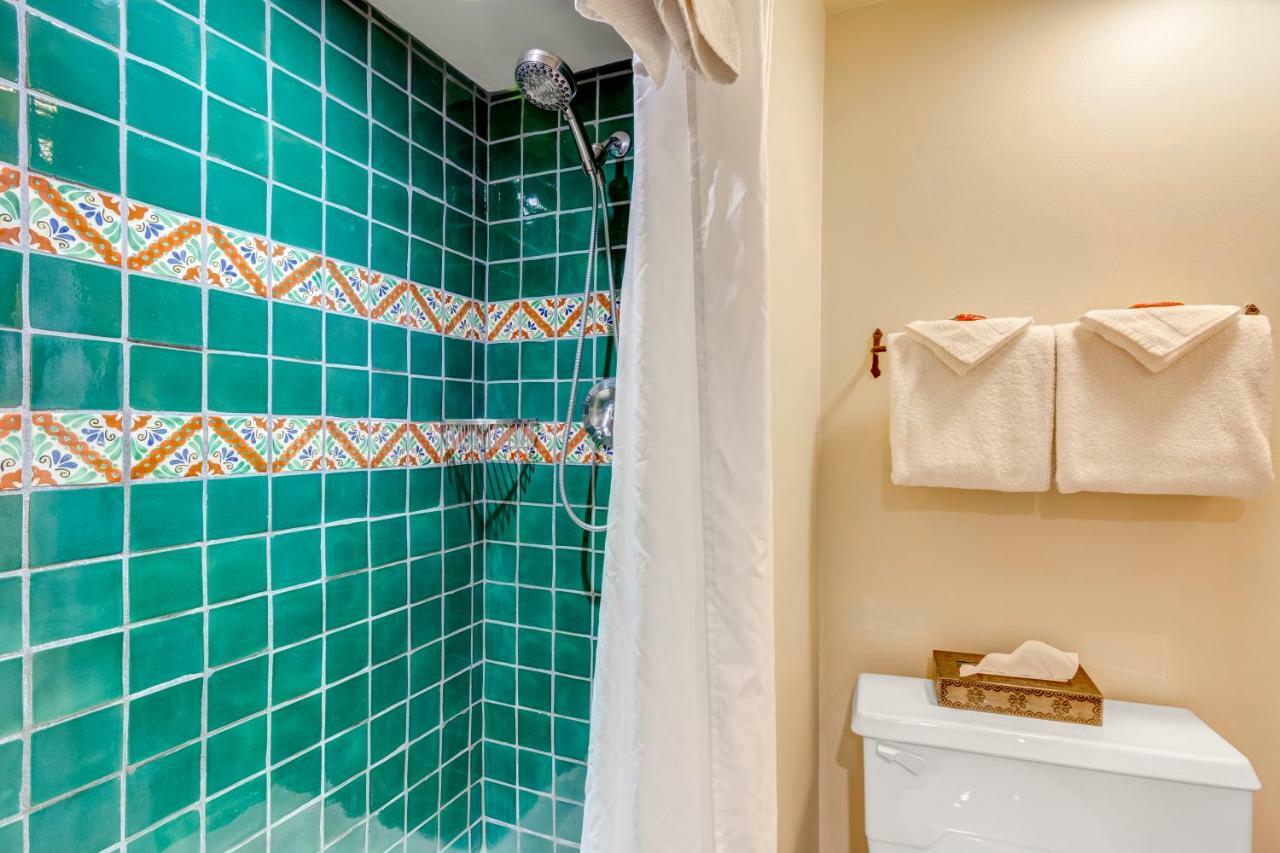 King Room Kitchenette Not Pet Friendly,785253924:JPEG