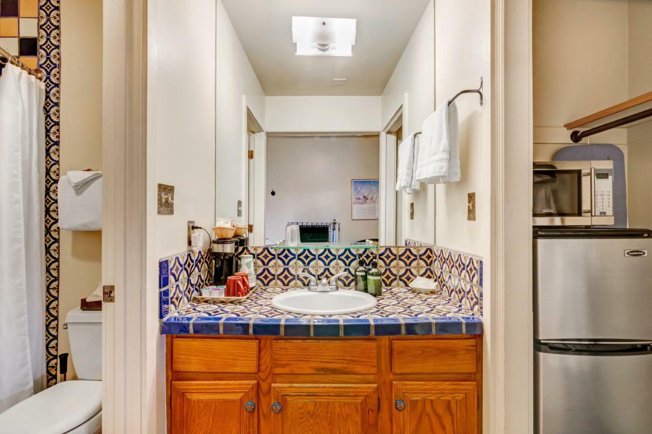 Queen Room Patio Pet-Friendly
