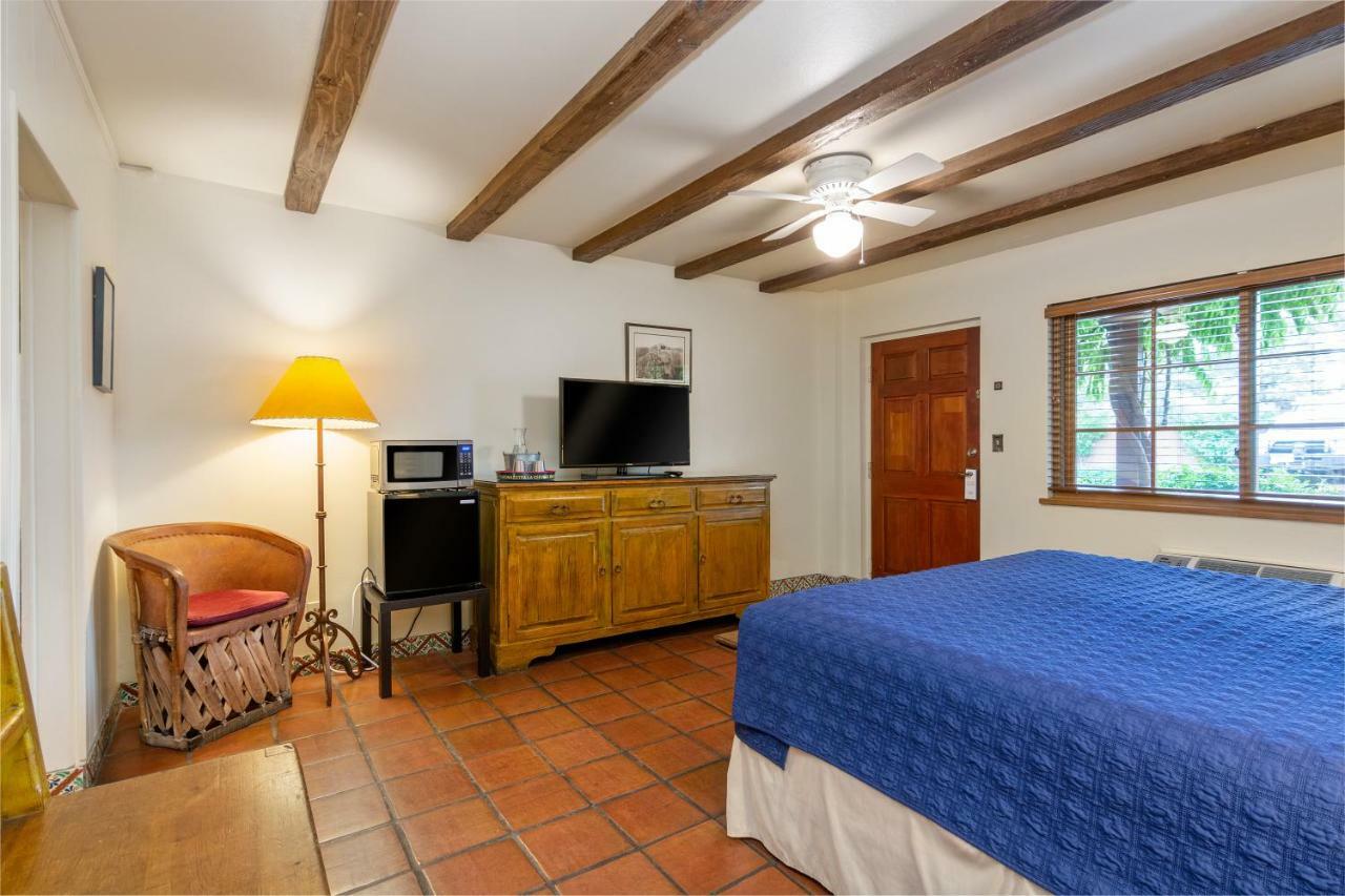 Standard King Room Not Pet Friendly