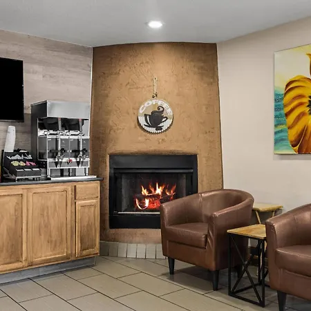 Baymont By Wyndham Santa Fe-3